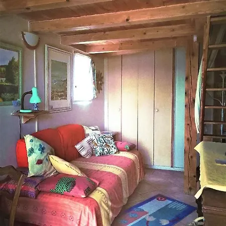 Petit Atypique Et Cosy En Provence Holiday home Saint-Etienne-les-Orgues