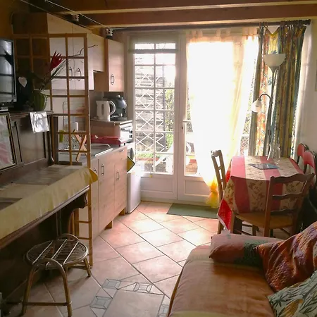Holiday home Petit Atypique Et Cosy En Provence *